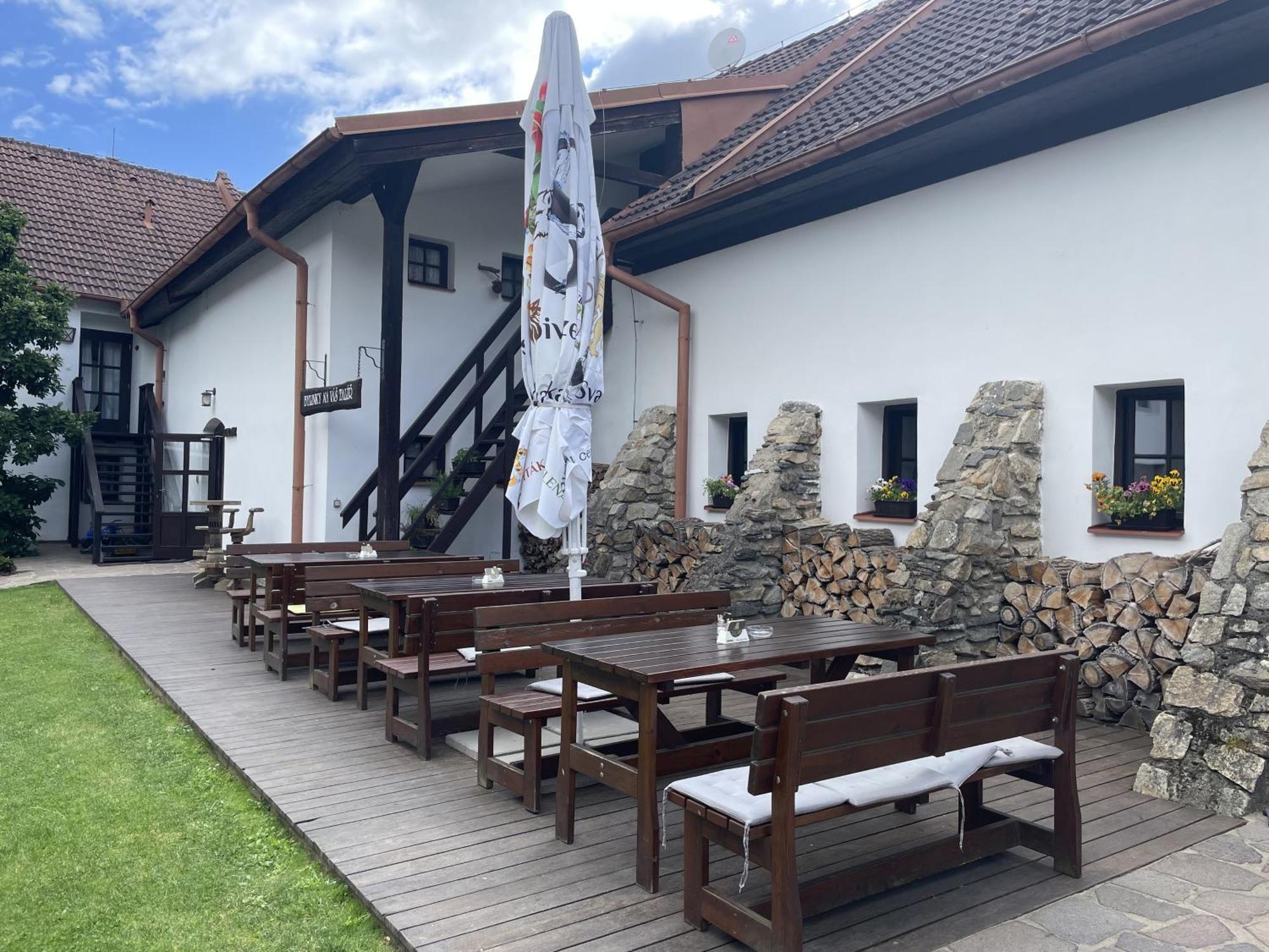 Wellness Hotel Svachovka Mirkovice Exterior photo