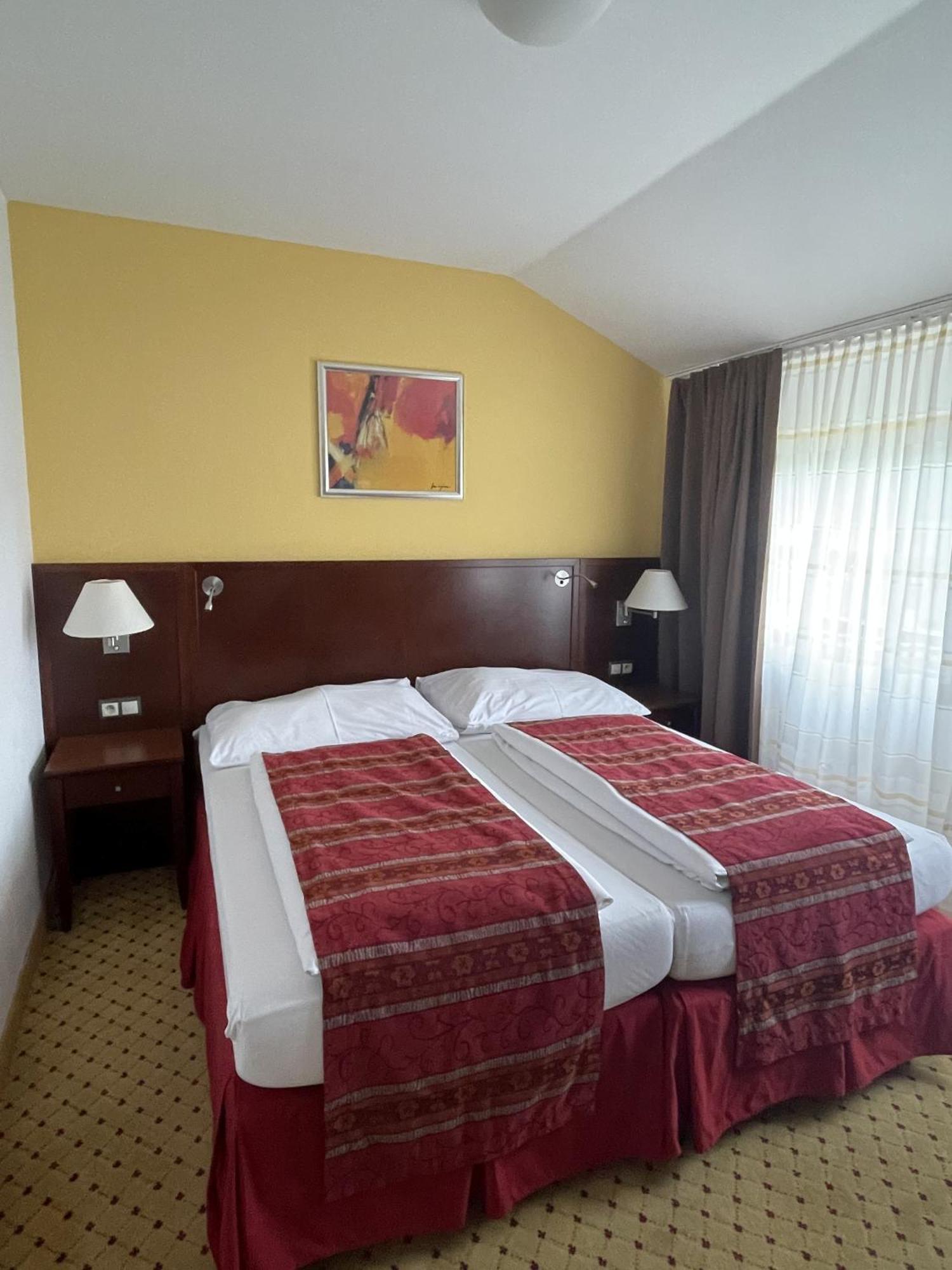 Wellness Hotel Svachovka Mirkovice Exterior photo